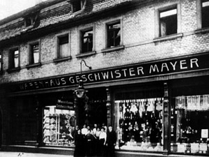 Kaufhaus Geschwister Mayer in der Hauptstraße 100, um 1910.