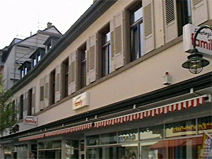 Hauptstraße 94, ehemaliges Sport- und Bekleidungshaus Braun, heutige Ansicht.